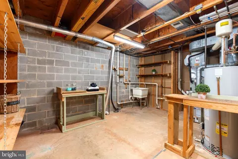 9023 Blarney Stone Dr, Springfield, VA 22152 photo 36