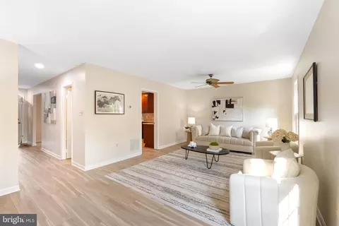 9023 Blarney Stone Dr, Springfield, VA 22152 photo 12