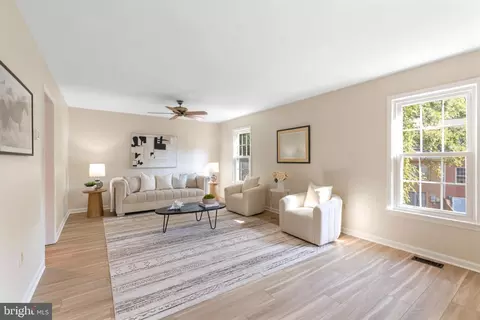 9023 Blarney Stone Dr, Springfield, VA 22152 photo 11