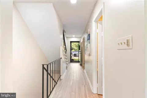 9023 Blarney Stone Dr, Springfield, VA 22152 photo 14