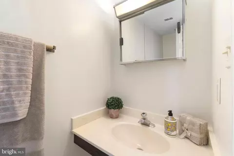 9023 Blarney Stone Dr, Springfield, VA 22152 photo 32