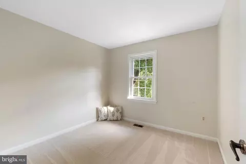 9023 Blarney Stone Dr, Springfield, VA 22152 photo 22