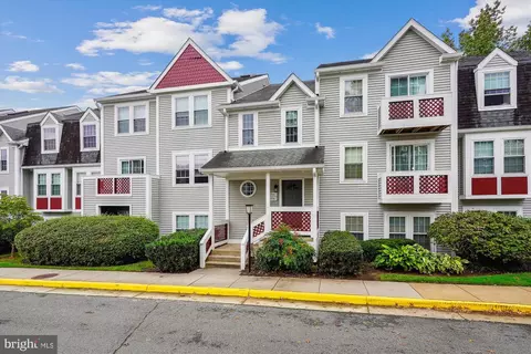 12938 Grays Pointe Rd #12938A, Fairfax, VA 22033