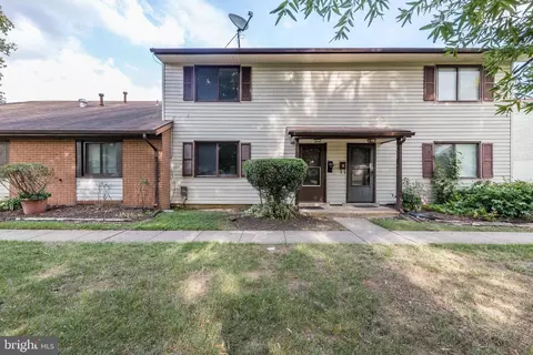 8420 Alameda Ct #67, Alexandria, VA 22309