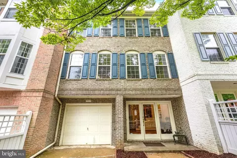 9403 Van Arsdale Dr, Vienna, VA 22181