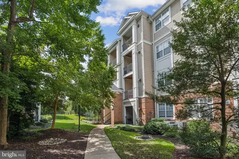12909 Centre Park Cir #302, Herndon, VA 20171