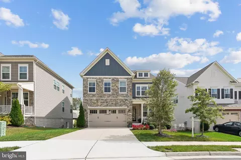 9511 Sanger St, Lorton, VA 22079