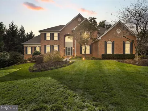 10207 Brittenford Dr, Vienna, VA 22182
