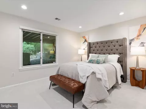 Bedroom - 5833 Upton St, Mclean, VA 22101 photo 4 of 4