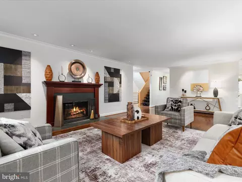 Living - 5833 Upton St, Mclean, VA 22101 photo 3 of 8