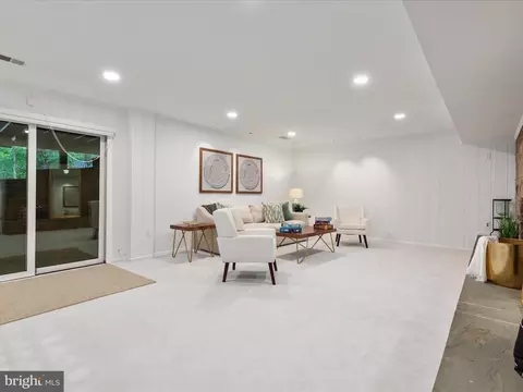 Living - 5833 Upton St, Mclean, VA 22101 photo 6 of 8