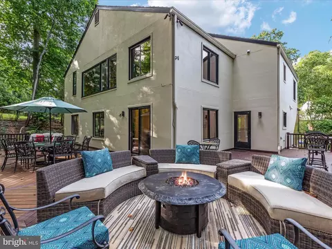 Exterior - 5833 Upton St, Mclean, VA 22101 photo 3 of 15