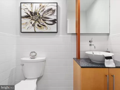 Bath - 5833 Upton St, Mclean, VA 22101 photo 1 of 7