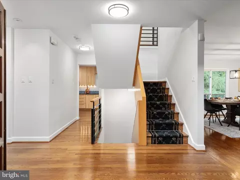 Entry Way - 5833 Upton St, Mclean, VA 22101 photo 5 of 9