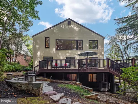 Exterior - 5833 Upton St, Mclean, VA 22101 photo 13 of 15