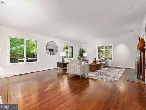 Living - 5833 Upton St, Mclean, VA 22101 photo 1 of 8