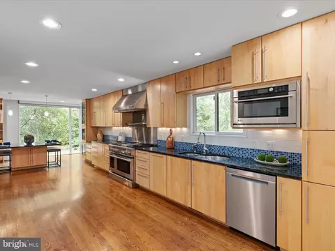 Kitchen - 5833 Upton St, Mclean, VA 22101 photo 3 of 4