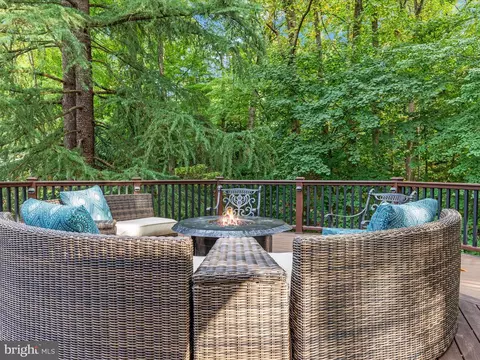 Exterior - 5833 Upton St, Mclean, VA 22101 photo 5 of 15
