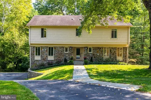 6951 Duncraig Ct, Mclean, VA 22101
