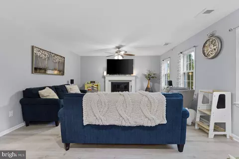 Living - 7312 Langsford Ct, Springfield, VA 22153 photo 1 of 1