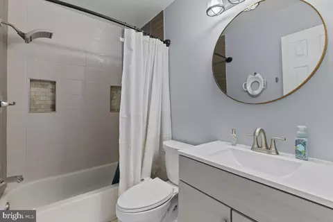 Bath - 7312 Langsford Ct, Springfield, VA 22153 photo 3 of 5