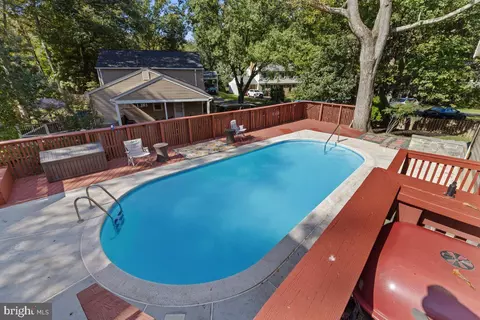 Exterior - 7312 Langsford Ct, Springfield, VA 22153 photo 9 of 12