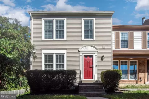 5434 New London Park Dr, Fairfax, VA 22031