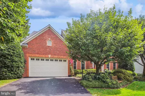 3727 Valley Oaks Dr, Fairfax, VA 22033