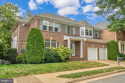 6676 Avignon Blvd, Falls Church, VA 22043