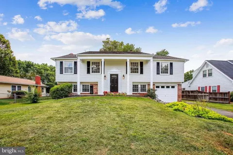13231 Pearsall Ln, Fairfax, VA 22033