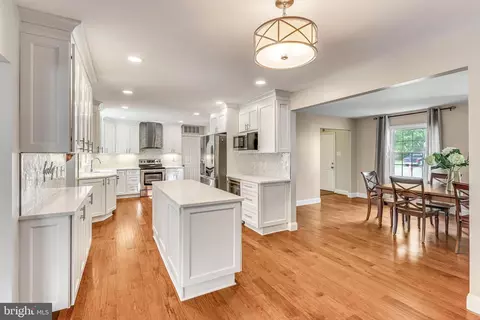 Kitchen - 13555 Tabscott Dr, Chantilly, VA 20151 photo 3 of 9