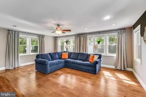 Living - 13555 Tabscott Dr, Chantilly, VA 20151 photo 1 of 1