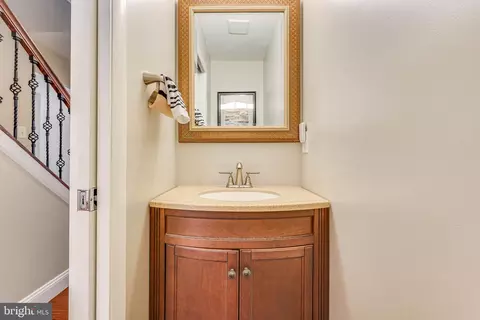 Bath - 13555 Tabscott Dr, Chantilly, VA 20151 photo 1 of 8