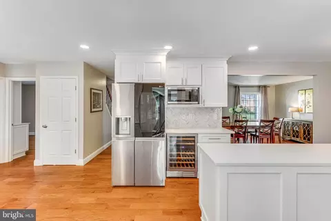 Kitchen - 13555 Tabscott Dr, Chantilly, VA 20151 photo 8 of 9