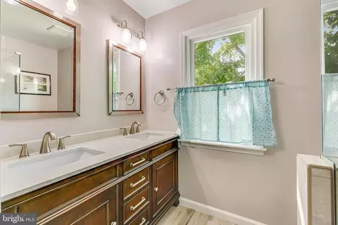 Bath - 13555 Tabscott Dr, Chantilly, VA 20151 photo 2 of 8
