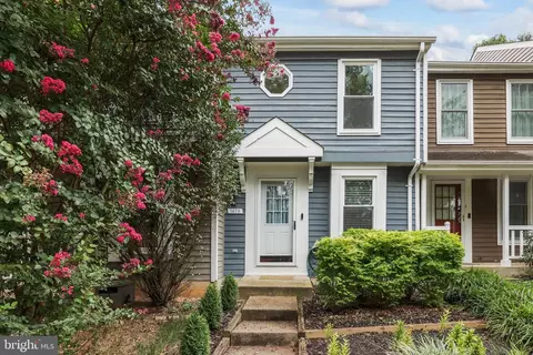 1679 Poplar Grove Dr, Reston, VA 20194