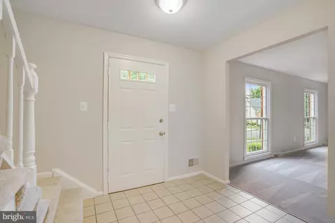 8921 Peoria Ct, Springfield, VA 22153 photo 6