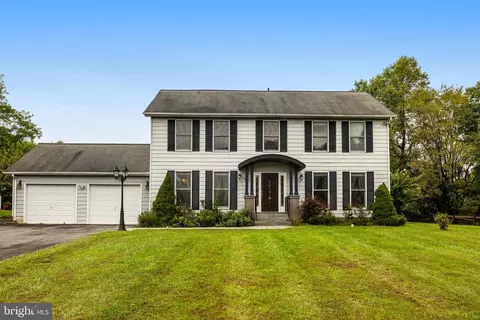 836 Utterback Store Rd, Great Falls, VA 22066 photo 1