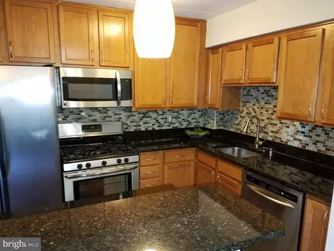 2646 Redcoat Dr #106/2B, Alexandria, VA 22303