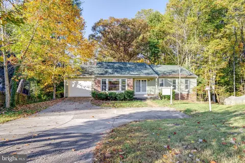 7916 Delozier Ct, Springfield, VA 22153 photo 2