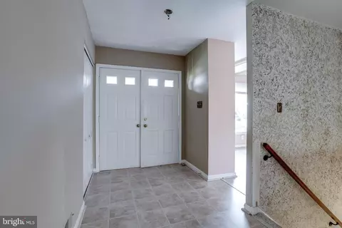 7916 Delozier Ct, Springfield, VA 22153 photo 6