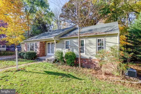 7916 Delozier Ct, Springfield, VA 22153 photo 3