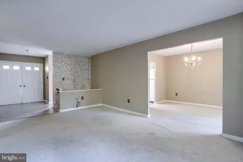 7916 Delozier Ct, Springfield, VA 22153 photo 4