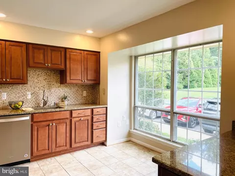 6608 Green Ash Ct, Springfield, VA 22152 photo 6