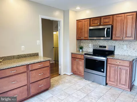6608 Green Ash Ct, Springfield, VA 22152 photo 7