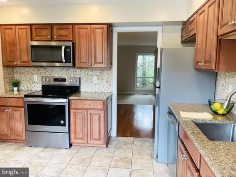 6608 Green Ash Ct, Springfield, VA 22152 photo 8