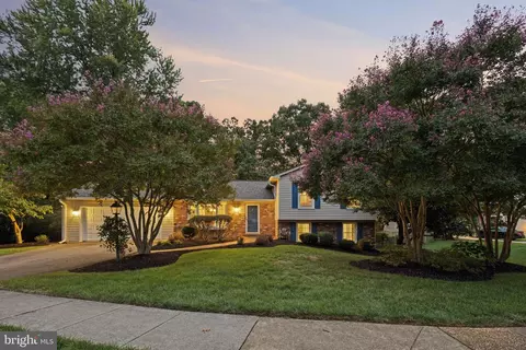 8400 Finlay Ct, Springfield, VA 22153