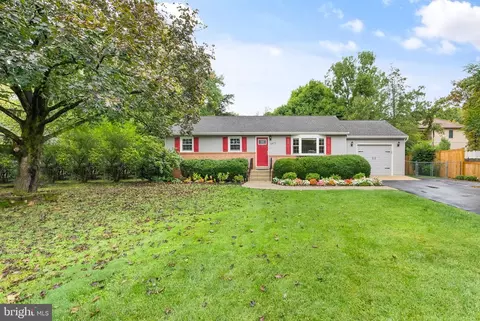 6477 Gainer St, Annandale, VA 22003