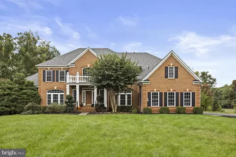 804 Thomas Run Dr, Great Falls, VA 22066
