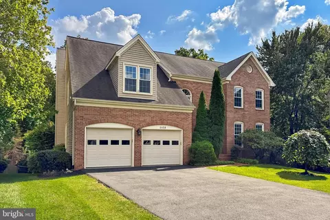 2459 Dakota Lakes Dr, Oak Hill, VA 20171